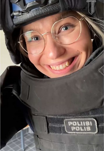 Poliisin Varusteet ja Vaatetus Ulko- ja Sisätyöhön