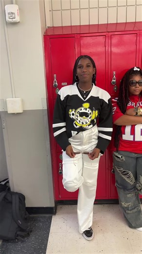 Celebrate Decades Day with Iconic '90s Fashion Outfits