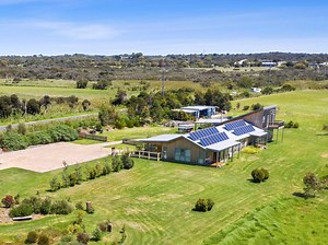 Sustainable Homes: 5 Environmentally Conscious Properties To Impress