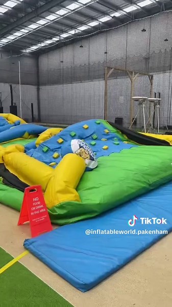 Prepare for the School Holidays with us 💚💙 #inflatableworld #eliteindoorsportz #playcenter #kidsparties #familyfun #pakenham #kidsactivities