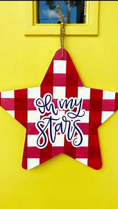 How to paint gingham or buffalo check to make a cute July 4th craft! https://weekendcraft.com/crafts/how-to-paint-gingham/ | Weekend Craft