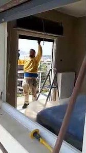 Αντικατάσταση παλαιών ξύλινων με Νέα κουφώματα PVC στην Πεύκη(2)