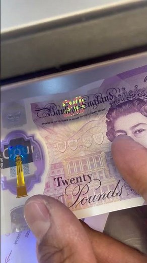 Fake vs real note through UV detector , Fake notes are quite common inbthe UK at the moment be safe!