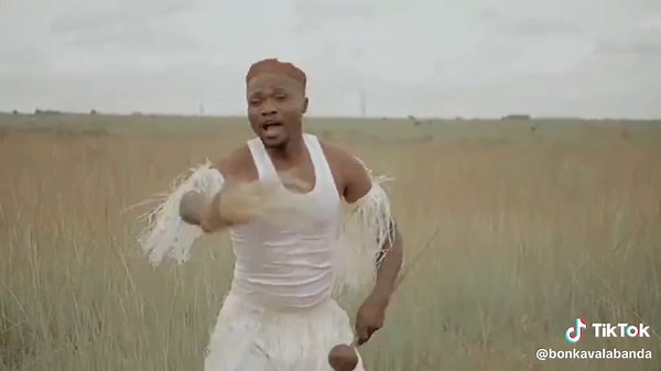 Mumuwuze mpwedo sangandipose acting😂 Ngotuzuka