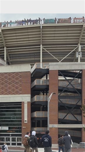 UTK student organizations kick off homecoming week with their banner reveal