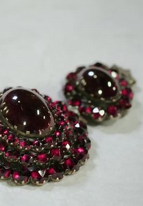 The Repair Shop S03:E03 - Chalet Music Box, Globe, Garnet Bracelet