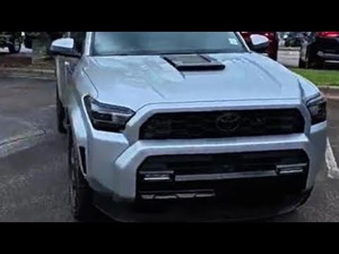 2026款丰田4Runner TRD Sport 硬派越野 基础版搭载2.4升四缸涡轮增压发动机，匹配8速自动变速箱，可输出278马力，该车型采用后轮驱动搭配分时四驱系统，零百加速耗时7.5秒。...