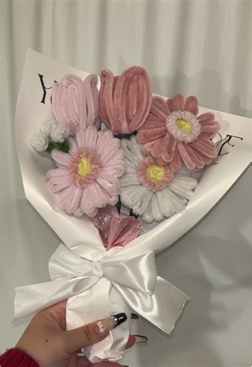 オーダーメイドのピンクモールフラワー花束