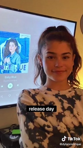 1 year since i released my first song!! thank u for all of the support, especially if you’ve been here since Baby Blue 💙