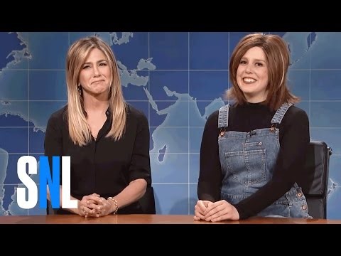 Jennifer Aniston Crashes 'SNL' To Stop Vanessa Bayer's Rachel Impression