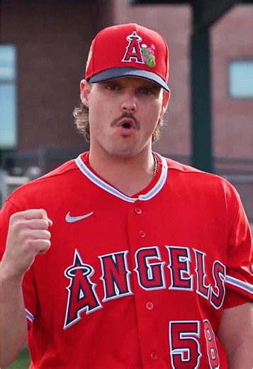 reporting in red at #LAASpring 😇