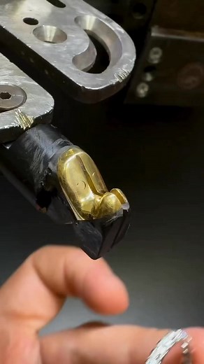 4.8K views · 66 reactions | Video credits: @massoyanjewelersThe Micro-Filer tool made by Badeco is a great and powerful little tool to clean up metal surfaces in hard to reach spots. It works especially well with Glardon Vallorbe’s micro files and flat fiber files. #jewelrytools #jewelertips #filing #microfiler | SilverjewelryCommunity | Facebook
