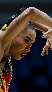 PEGA ESSE FURACÃO!!! 🌪️ 🌪️🌪️ Geovanna Santos 🇧🇷 passou com TUDO no aparelho maças durante o Treino de Pódio do MAIOR CAMPEONATO MUNDIAL DE GINÁSTICA RÍTMICA DA HISTÓRIA! 🤩🔥 Pega só esses fouettés, meu povo! 🙂‍↔️ _____ ⚡️HURRICANE MODE ON! 🌪️💥 Geovanna Santos 🇧🇷 just slayed her clubs routine at Podium Training for the BIGGEST Rhythmic Gymnastics World Championships ever! 🔥🤩 And those fouettés? Simply UNREAL! ✨🙌 #LoteriasCAIXA @loteriascaixaoficial @caixaesportes @correiosoficial #C