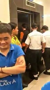 25K views · 51 reactions | 去女厕所偷看女生小便，当场被发现被抓了！各位父母，小女儿上厕所还是陪陪她们好点吧。。 更多卓绝请关注主页 快乐秘境.爱丽丝 | 壕哥嚴選 | Facebook