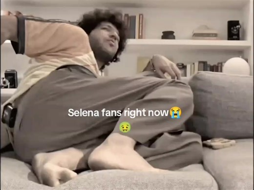 🔥🚨DEVELOPING: Selena Gomez has left many of her fans disappointed after she got down to kiss Benny Blanco’s feet on his new podcast following the dirty feet controversy #selenagomez #bennyblanco #bennyblancoselenagomez
