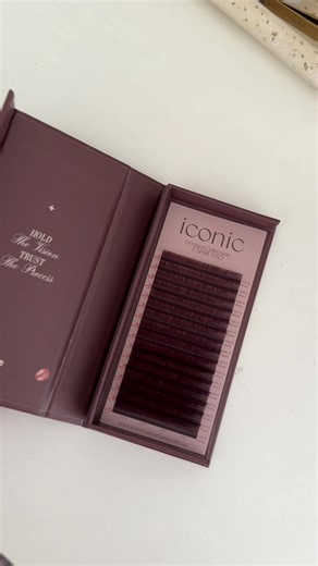 “It’s so hard to find a good wispy lash artist” 🙇🏼‍♀️ Girl I hear you! The lash industry is saturated with generic lash sets… It can be so hard to find an artist who caters to you! Here at Wild Honey Salon, we create unique sets to suit each individual clients features 🪄 Come find out why so many girls are switching to wispy lashes; secure your next set before we book out again 🫶🏼 #wispylashmapping #customisedlashes #wispylashextensions #ipswichlashartist #wispylashesipswich