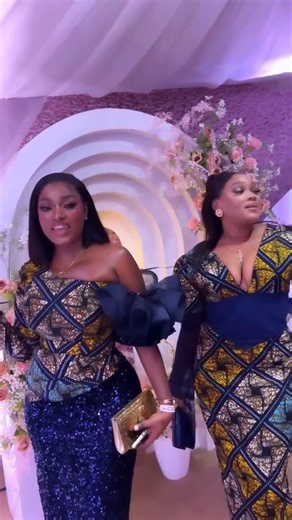 Pagne & Dentelle : Création Bleue Élégante et Chic