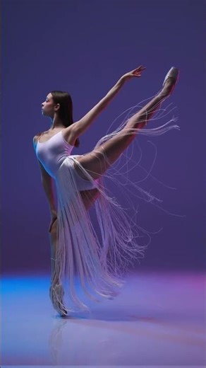 🇺🇦 Model poses for photoshoot📸 #foryou #shorts