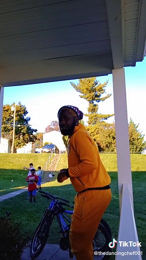 Celebrity Dancing chef on TikTok