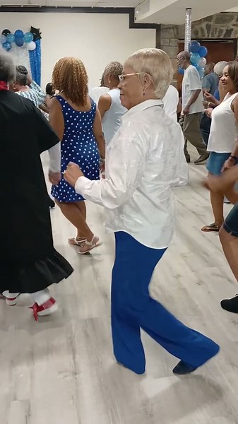 Spotlight-Rashid Ali-DMV Senior Hand Dancers-LINE DANCE JERUSALEEMA - Video by Raymond Gray