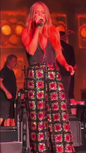 Carrie Understands - Dirty Laundry Live