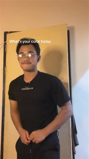 RYAN | What’s your color today | Instagram