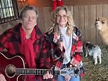 Kevin Bacon and wife Kyra Sedgwick sing Christmas song together