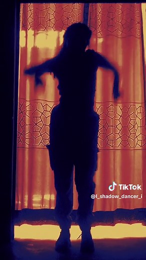 Pretty Savage Dance Cover - Trendy TikTok Performance