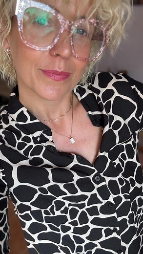 Welchen Tattoo Stil bevorzugst du ?! 🥰 Realistic , Traditional, Blackwork , FineLine ? ..freue mich eure Kommentare zu lesen 💛 #finelinetattoo #tattoo #inked #finelinetattoos #bodyart #ink | Lisa Neumann