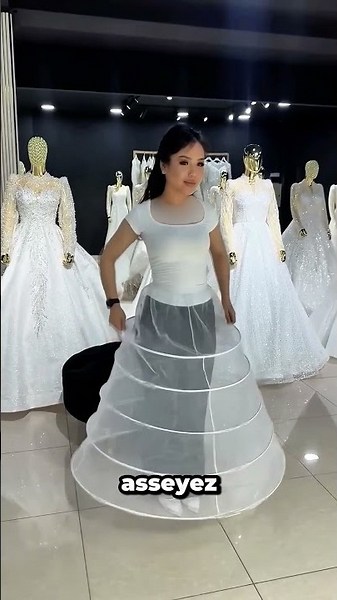 Manipuler en toute sécurité les robes de mariée volumineuses