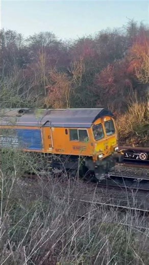 66731 0G84 Running around its wagons 6G84 Kineton MOD to Donnington RFT
