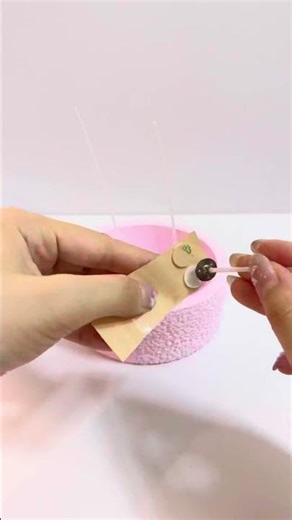 In this video, we’re showcasing these stunning flower - shaped aromatherapy candles.