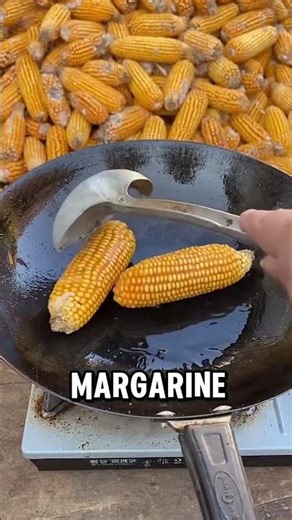 The Moment Corn Pops! A Super Satisfying Popcorn-Making Process