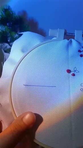 Bakemyday.co | Learning split stitch 🧵 A basic stitch with beautiful texture ✨ #SplitStitch #HandSewing #EmbroideryBasics #SewingForBeginners... | Instagram