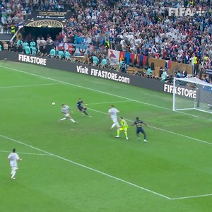 A header just as crucial as the save! 😯 Cuti Romero on job! 💪🇦🇷 #FIFAWorldCup | FIFA World Cup