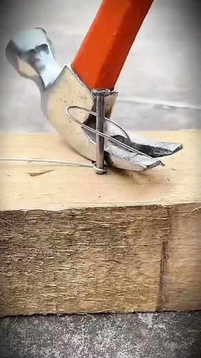 easy way to tighten wire using a hammer