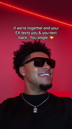 Why You Shouldn't Text Your Ex While in a New Relationship
