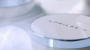 13 reactions · 14 comments | ✨Cooling & calming + water & sweat proof + long lasting & powerful coverage, the 3-in-1 cushion will make recreation of a silky semi-matte makeup look without feeling stickiness, as easy as one-two-three! - Shop nowhttps://bit.ly/303k2yJ #APRILSKIN #CoverProof #Cushion @aprilskin_my | Aprilskin Malaysia | Facebook