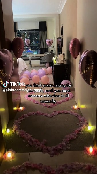 Romantic Hotel Room Decor Ideas for Couples