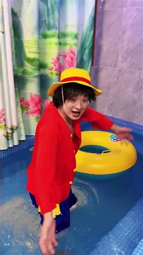 这个游泳池真的好大