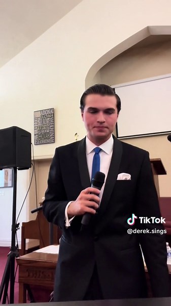 Elvis Presley - 'Crying In The Chapel' Performance