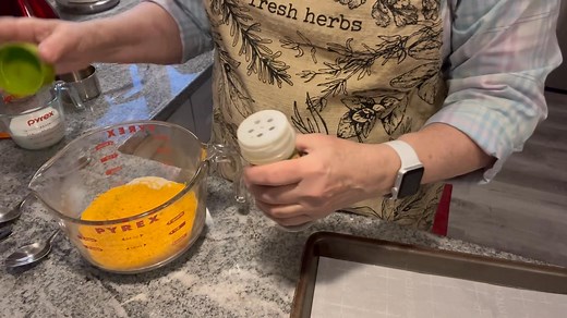 Bisquick Garlic Cheddar Biscuits 2 cups Bisquick™ baking mix 2/3 cup milk 3/4 cup shredded sharp cheddar cheese 3 tablespoons butter, melted 1/2 teaspoon garlic powder 1/2 teaspoons Italian Seasoning 1. Preheat oven to 425 degrees F. 2. In a large bowl mix Biscquick, milk, melted butter, garlic salt, Italian seasoning and cheddar cheese. 3. Drop dough by large spoonfuls onto an ungreased, or parchment paper lined baking sheet. 4. Bake 12-14 minutes or until golden brown 5. Brush warm biscuits wi