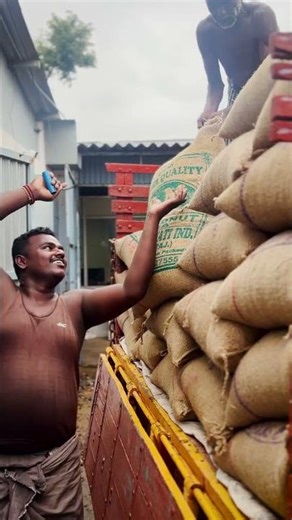 Demand perusa irukkum pothu… namma purity-um perusaa dhaan irukkum. ✨🥇 #coldpressedoil