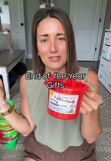The perfect set for all of those end of the school year parties! #partyfavors #endoftheyear #endoftheschoolyear #teachergifts #summerparty