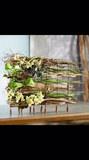 BLOOMS VIEW - that’s creativity and inspiration. I love the metal construction. It’s a perfect basis form for different design solutions. #bloomsview #blooms_medien #klauswagener #klauswagenerdesign #klauswagenerseminars #bloomsviewworld #floristik #florist #floristry #floristic #floraldesigner #floraldesigns #floraldesign #floraletrends #bloomstrends #floraleshandwerk #blumenarrangement #creativity #kreativsein #anthurium #flowerarrangement #flowerdesigner #flowerdecoration #flowerdecorations #