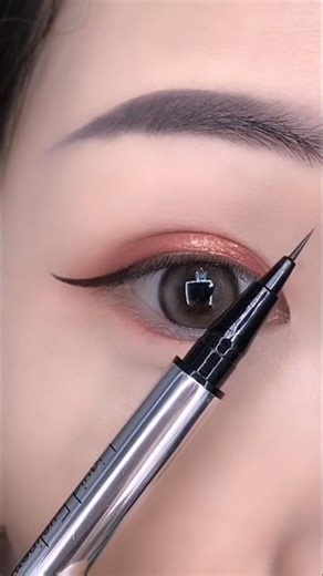 Perfect Eyeliner Pencil Tutorial for Beginners | Easy & Clean Eye Makeup 💄✨#shortsfeed #makeuptutor