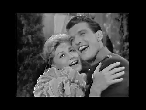 Fritz Wunderlich sings "Ein Walzertraum" (Oscar Straus)