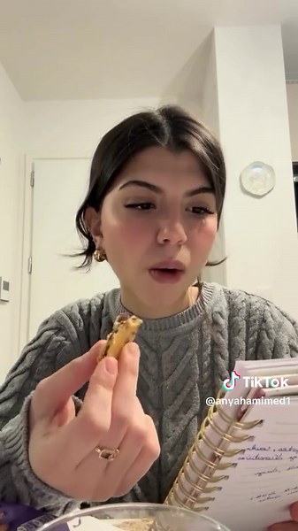 Exploring France and Algeria: A University Vlog Experience