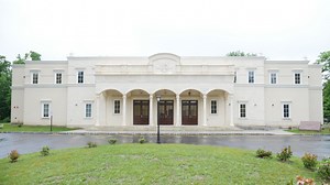 Dar-e-Mehr Zoroastrian Temple: A Focal Point for Zoroastrians