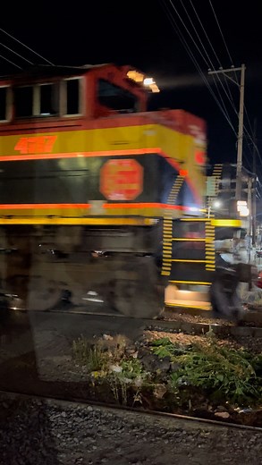 Locomotora sd70ace con un gran silbato #kcs4117 #railroadphotography #railfan #es44ac #sd70ace #reels2024 #railfanning #railroads_of_america #repost #reelsinstagram #parati #photography #trains #kcs #cpkc #trains_worldwide #ferrocarril #viral #mexico #railway #sonya7iii #canon #gopro #reels #funny #acambaro #bnsf #fyp #trendingreels #canadianpacificrailroad | Kcsm 417